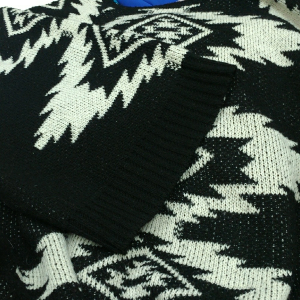 🛑🛑🛑SALE🛑🛑Sweater - Picture 7 of 7